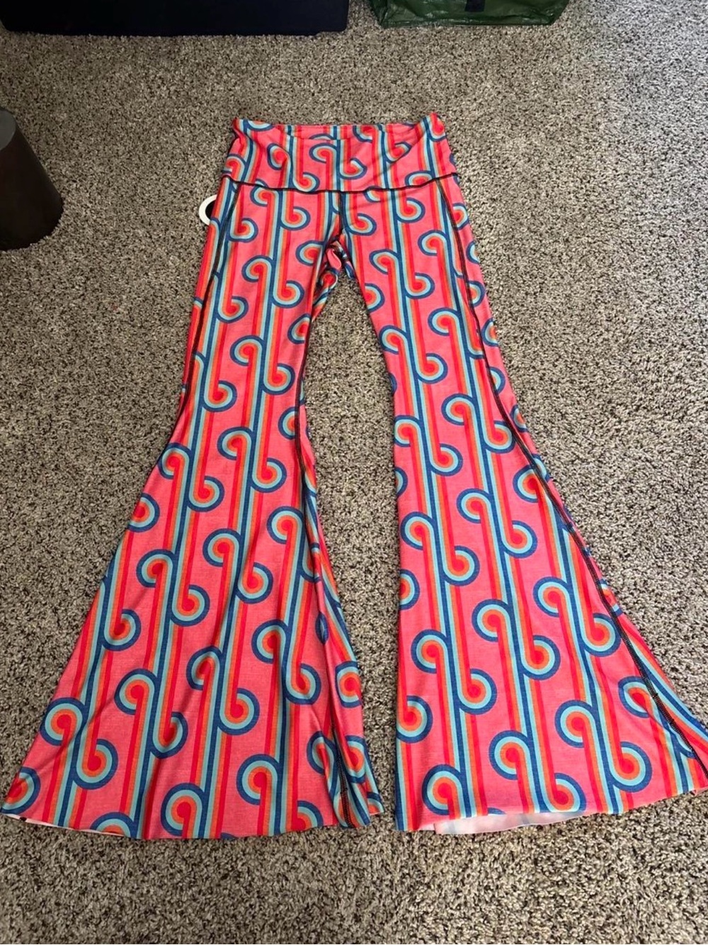 Yoga Democracy High-Rise Pink Rainbow Print Bellbottom Flare Pants Size L - Picture 4 of 6